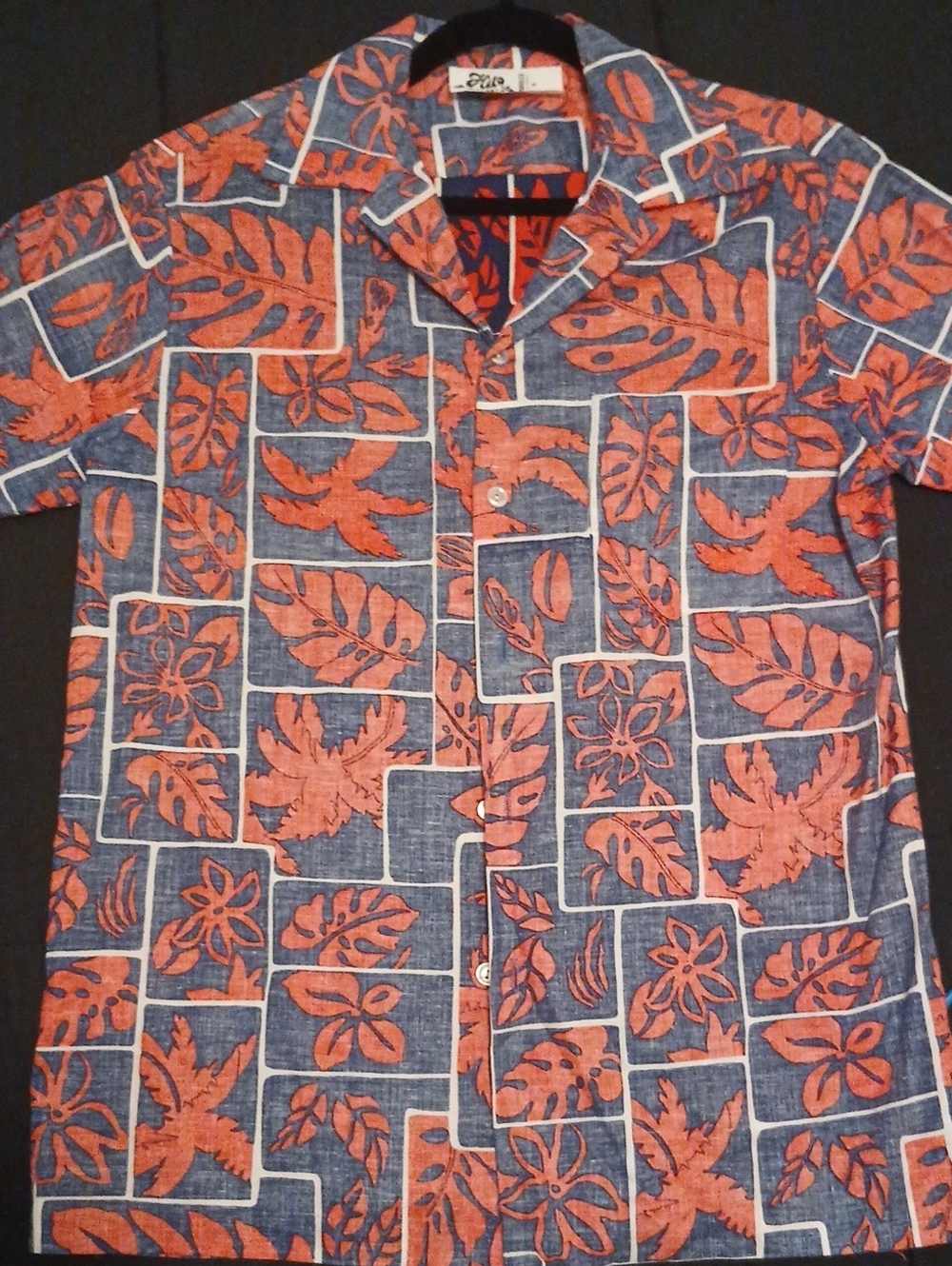 Hilo Hattie Blue and Red Tropical Print Button Down Shirt